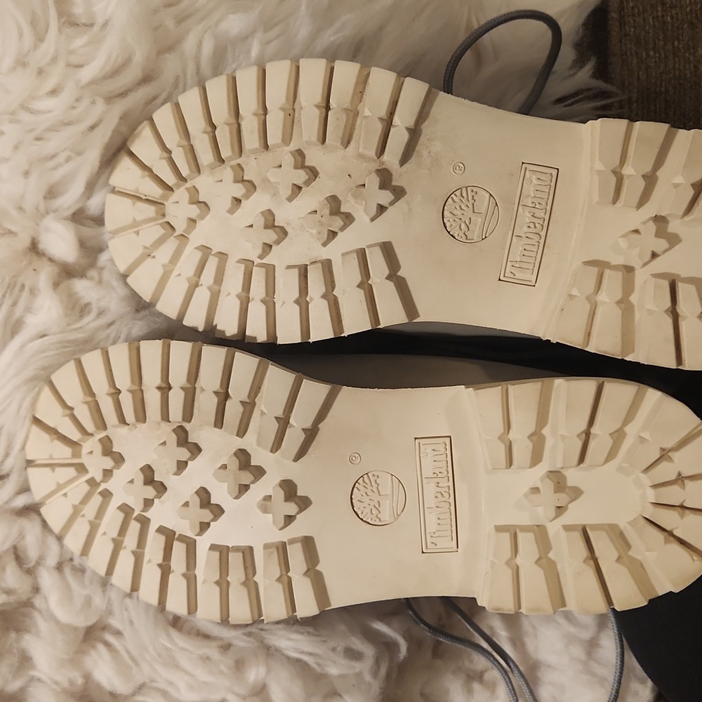 Timberland 6" Boots Womens (8) - Picture 12 of 14